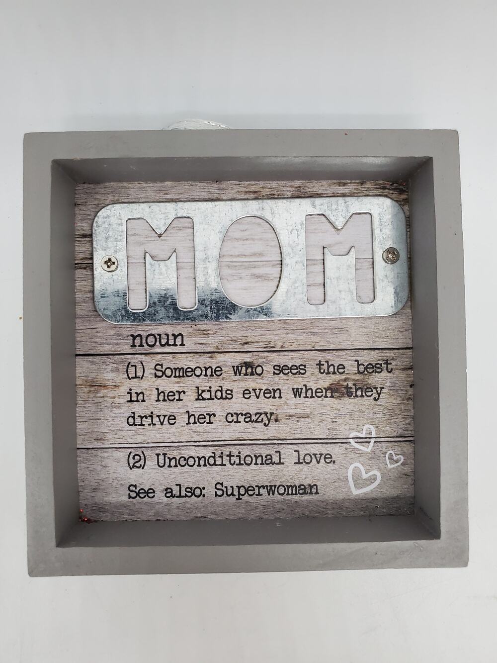 Wooden Ornament - Mom Noun